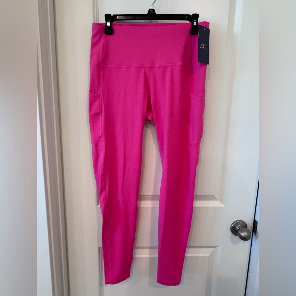 NWT Dragon Fit Women's Pink Leggings